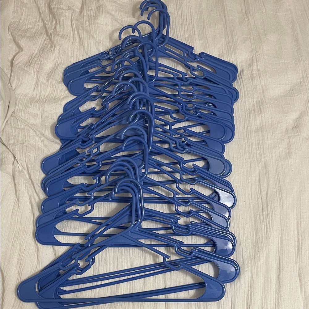 Set of 30 Blue Plastic Hangers